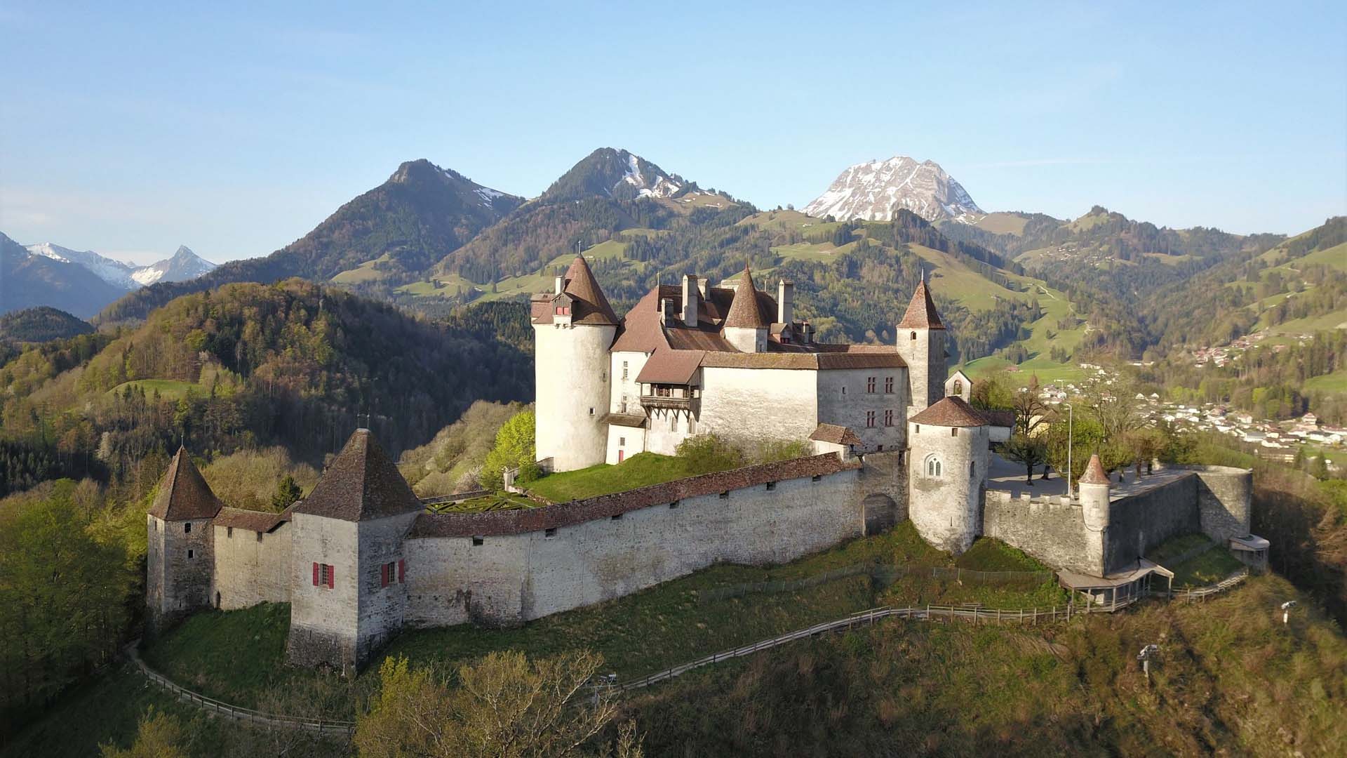 Château de Gruyères — Château-musée et vues sur les Préalpes
